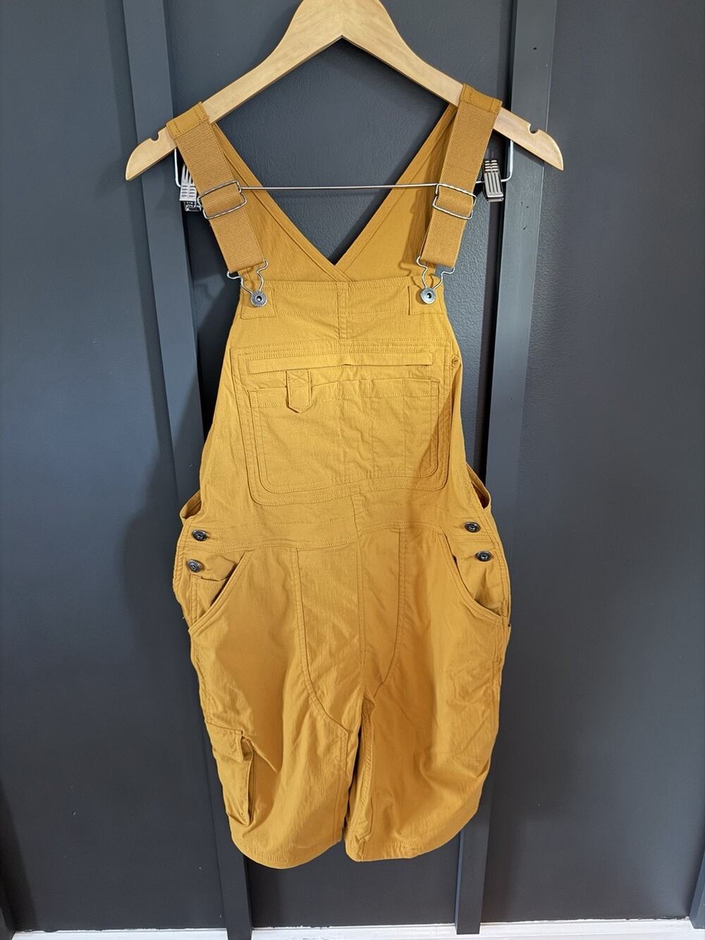 Duluth Heirloom Gardening 10" Short Overalls Mustard Yellow Size Small Shortall